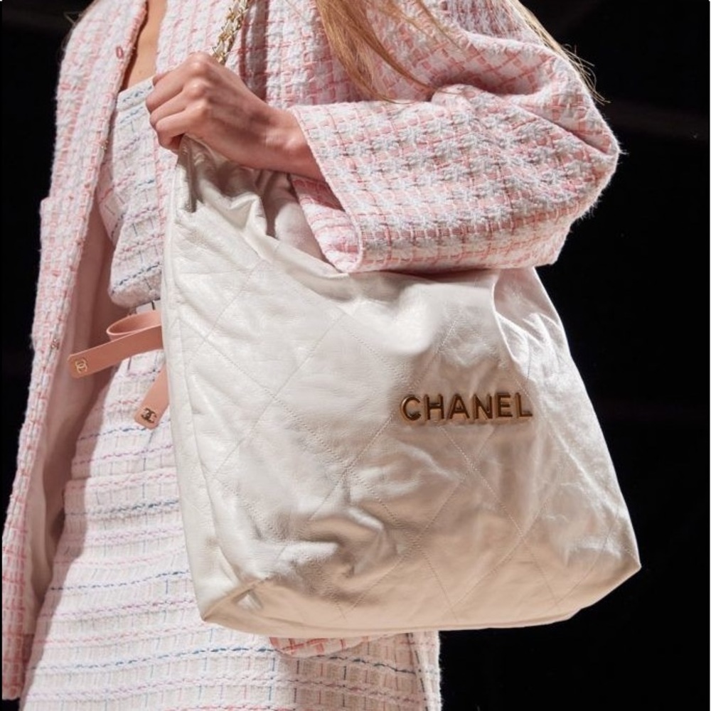 Chanel 22 brand new bag last one